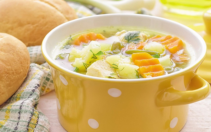 Light Minestrone soup with Setra turkey fillet