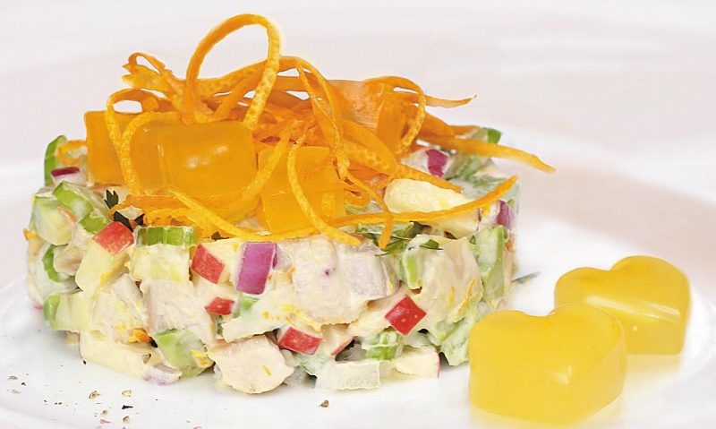 Salad with orange jelly and Setra turkey fillet